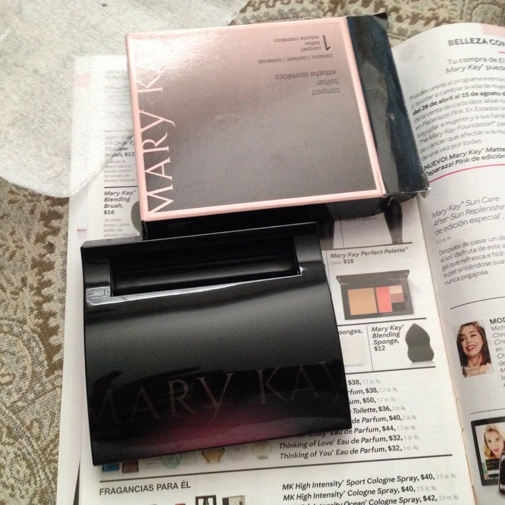 mary kay compact